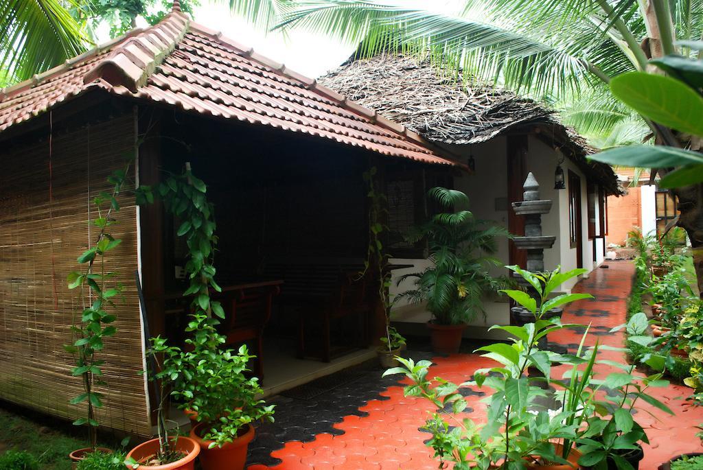 Chakra Ayurvedic Resort Ковалам Екстериор снимка